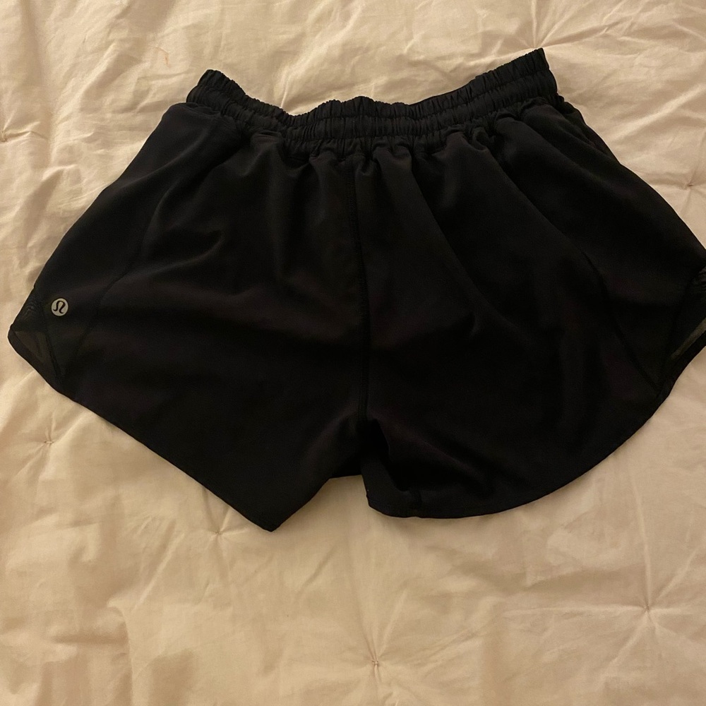 LULULEMON black hotty hot shorts